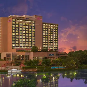 Отель Crowne Plaza By Ihg